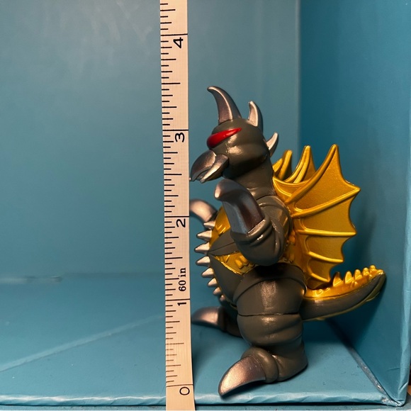 Godzilla (70th Anniversary) Mystery Minis - Gigan 1/24 - Picture 7 of 8